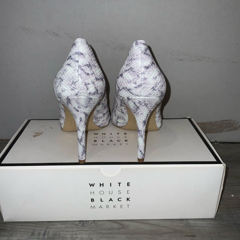 NWT Textured White and Gray Heels - Picture 3 of 6